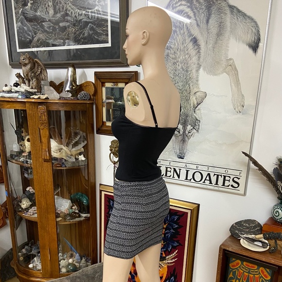 Horizontal Patterned Body-con Mini Skirt - Picture 10 of 10